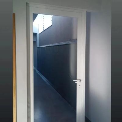 imagem de Obra em esquadria de aluminio branco